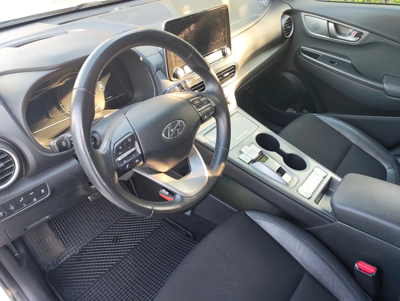 Hyundai Kona 64KWh* SOH 100%* BLUE LINK* DISTRONIC* Tермопомпа*, снимка 6 - Автомобили и джипове - 54345977