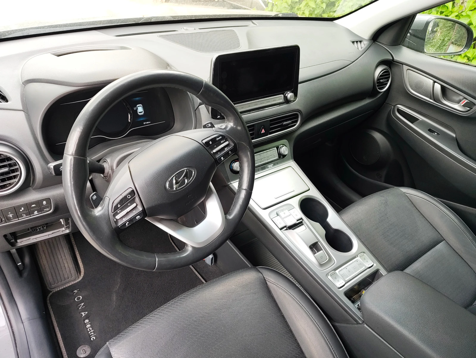 Hyundai Kona 64KWh* SOH 95%* BLUE LINK* DISTRONIC* Tермопомпа* , снимка 5 - Автомобили и джипове - 54345977