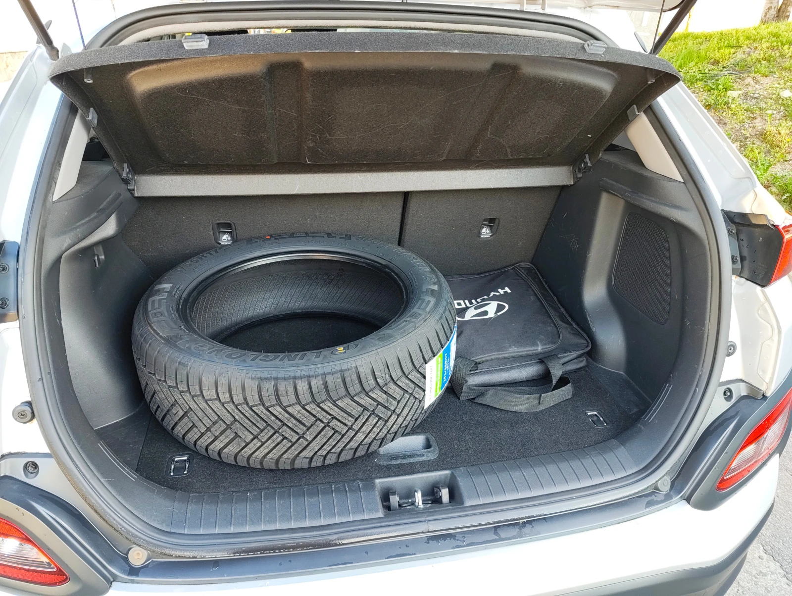 Hyundai Kona 64KWh* SOH 100%* BLUE LINK* DISTRONIC* Tермопомпа*, снимка 16 - Автомобили и джипове - 54345977