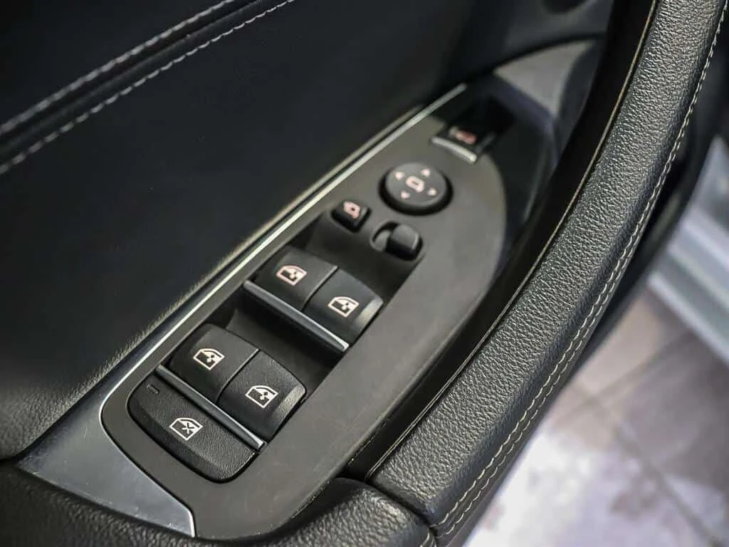 BMW X3 CARFAX, снимка 7 - Автомобили и джипове - 54149780