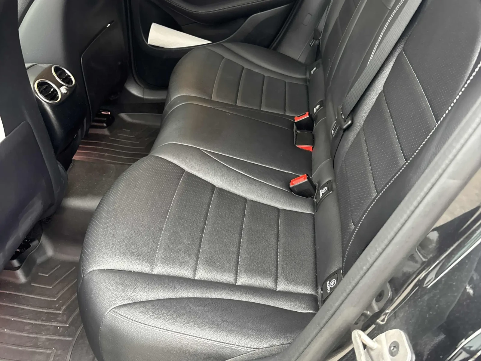 Mercedes-Benz GLC 300 * * CARFAX * * АВТО КРЕДИТ * * Цена до БГ * * , снимка 9 - Автомобили и джипове - 54611432