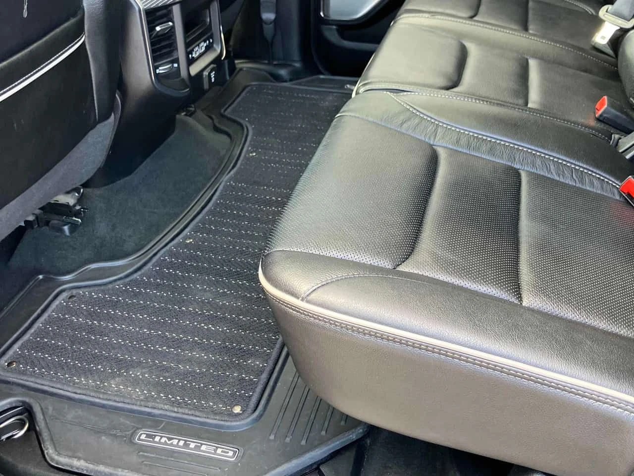 Dodge RAM 1500 LIMITED/ВЪЗДУШНО/ПАНО/CARFAX/ФИНАНСИРАНЕ, снимка 14 - Автомобили и джипове - 54790147