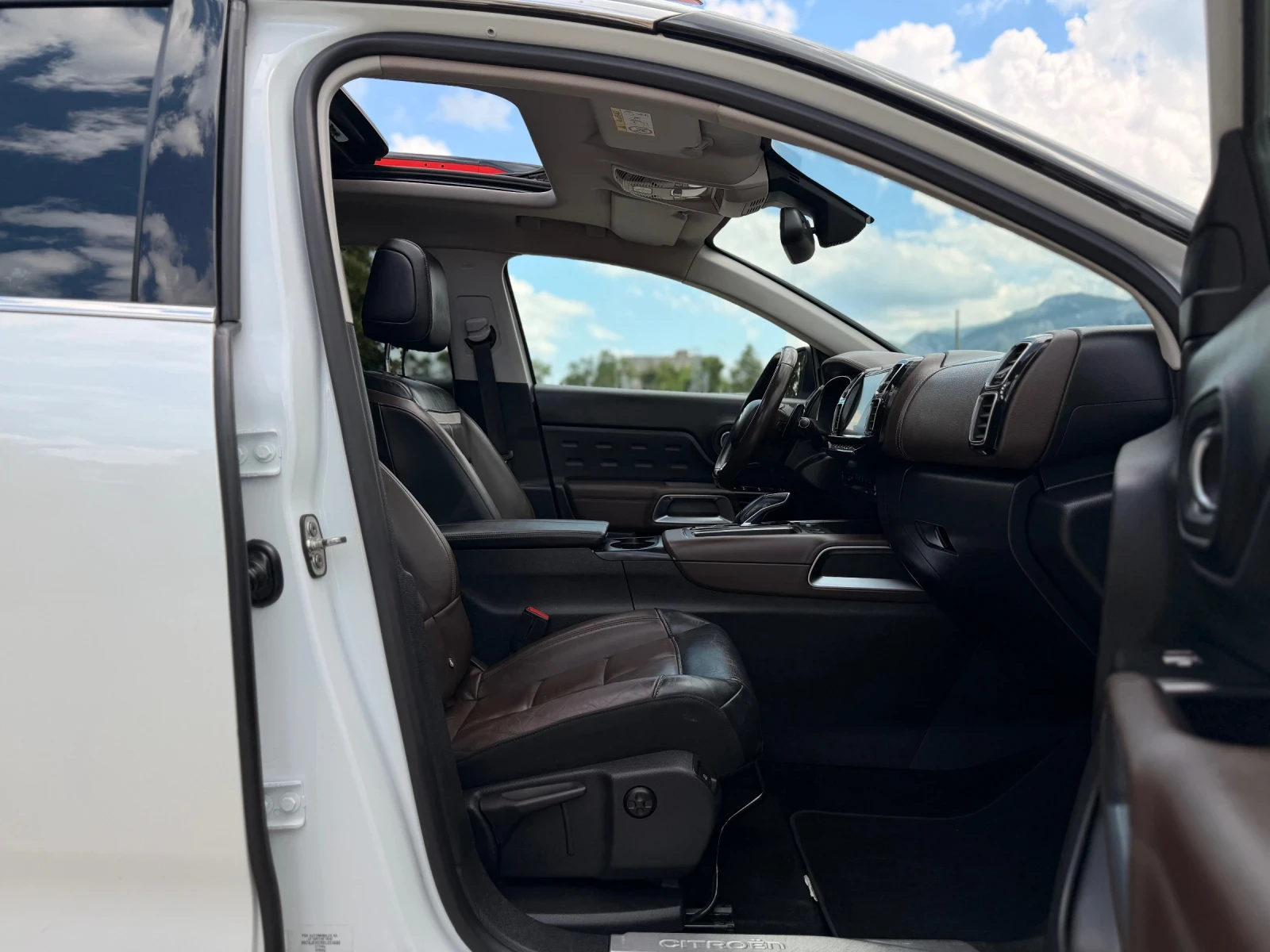 Citroen C5 Aircross 2.0HDI/КОЖА/ПАНОРАМА/МАСАЖ, снимка 9 - Автомобили и джипове - 54792658
