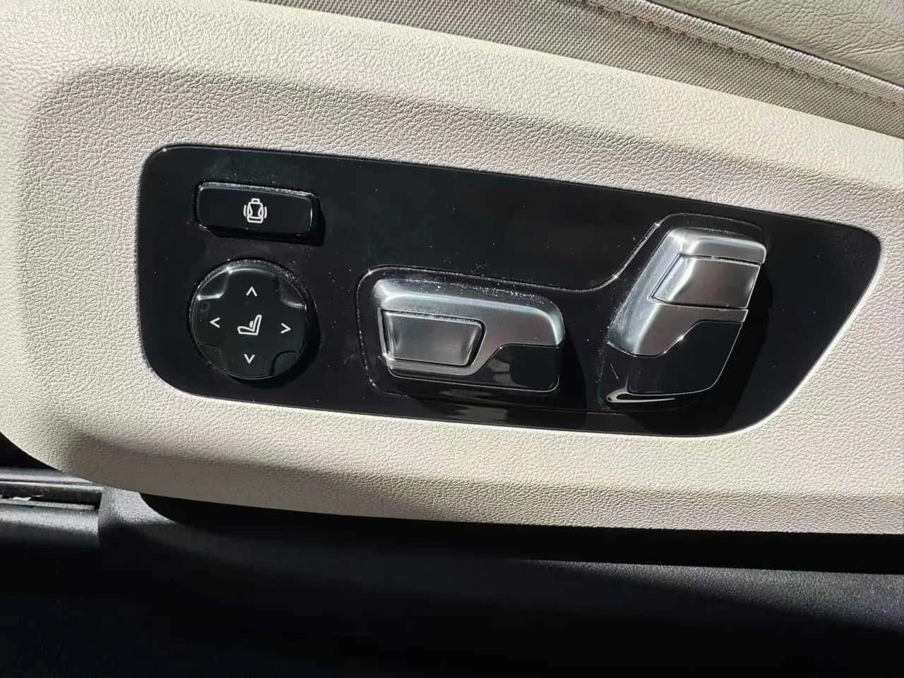 BMW X5 * xDrive50i * ЛАЗЕР * МАСАЖ * ОБДУХ * ДИСТРОНИК * , снимка 15 - Автомобили и джипове - 55165623