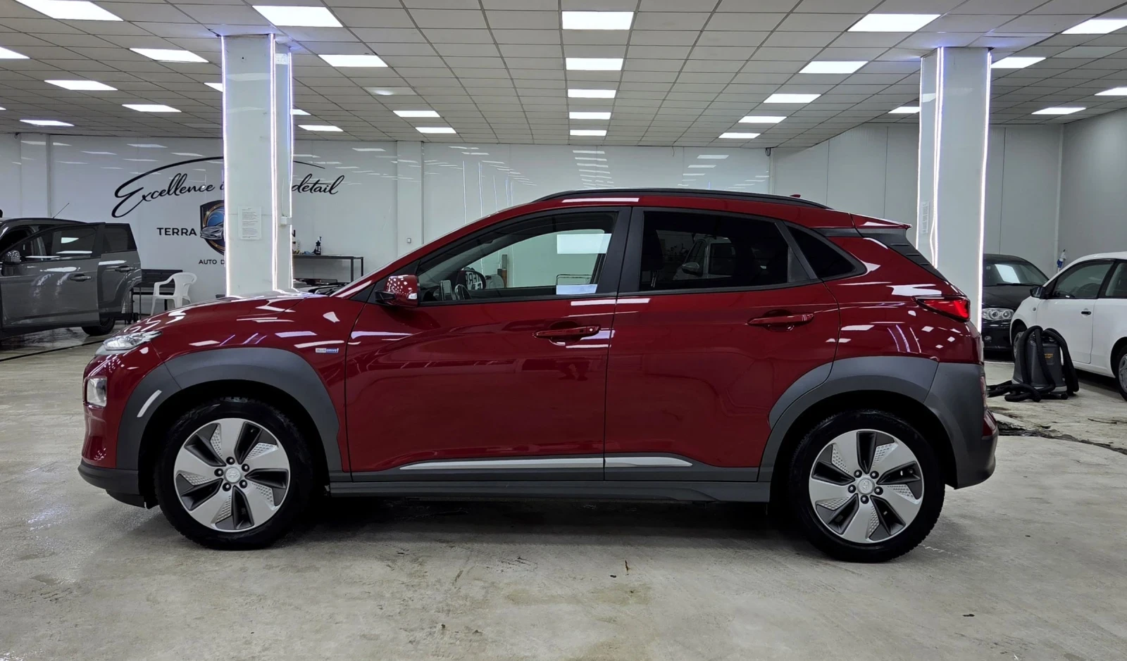 Hyundai Kona SOH100%/Premium/Теглич, снимка 5 - Автомобили и джипове - 55316908