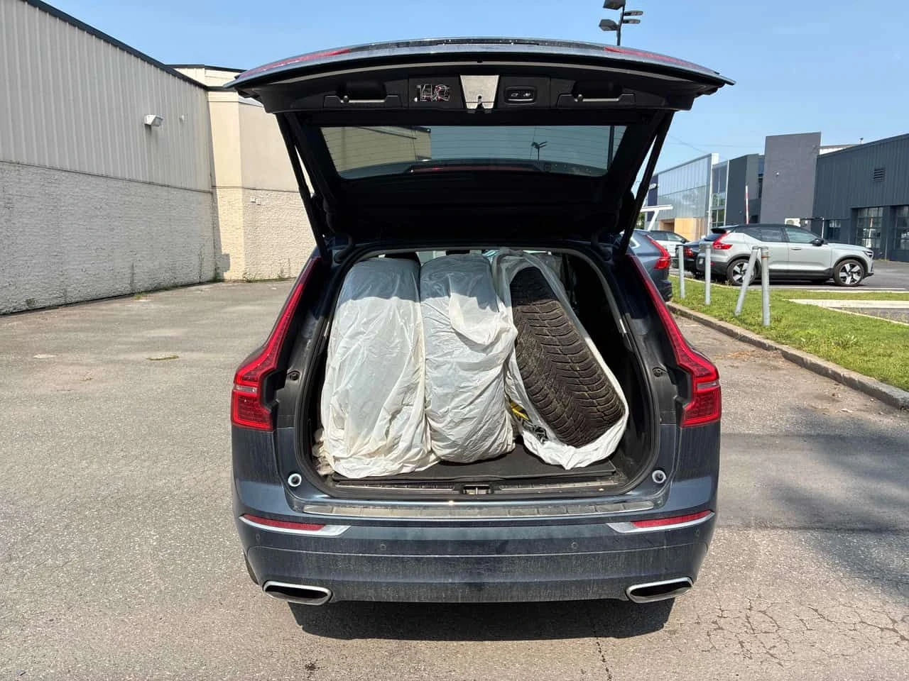 Volvo XC60 INSCRIPTION * ГЛАВНО ПРЕДСТАВИТЕЛСТВО НА VOLVO* , снимка 13 - Автомобили и джипове - 55651781