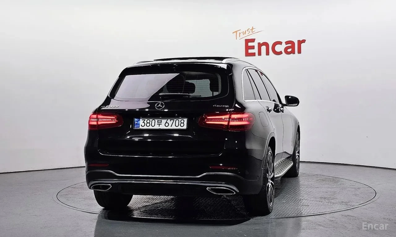 Mercedes-Benz GLC GLC300 4MATIC AMG Line, снимка 4 - Автомобили и джипове - 55900595