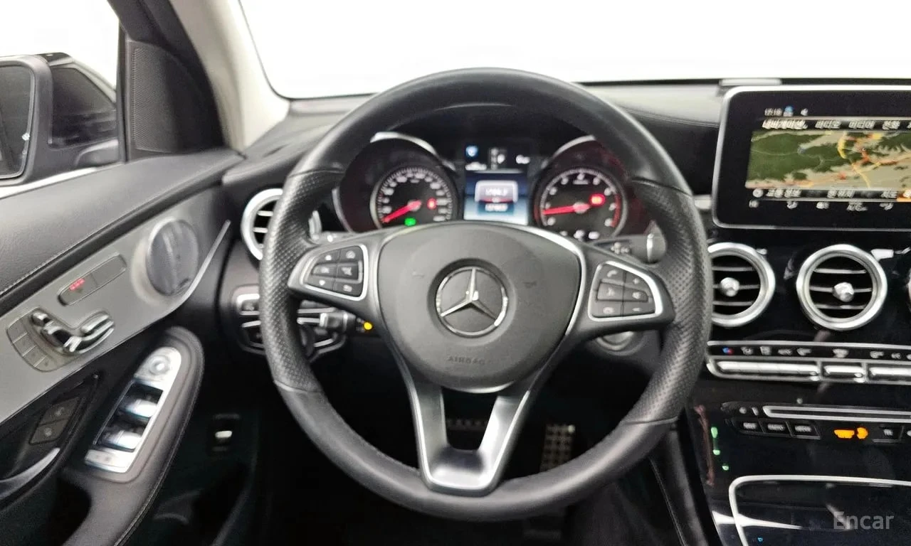 Mercedes-Benz GLC GLC300 4MATIC AMG Line, снимка 14 - Автомобили и джипове - 55900595