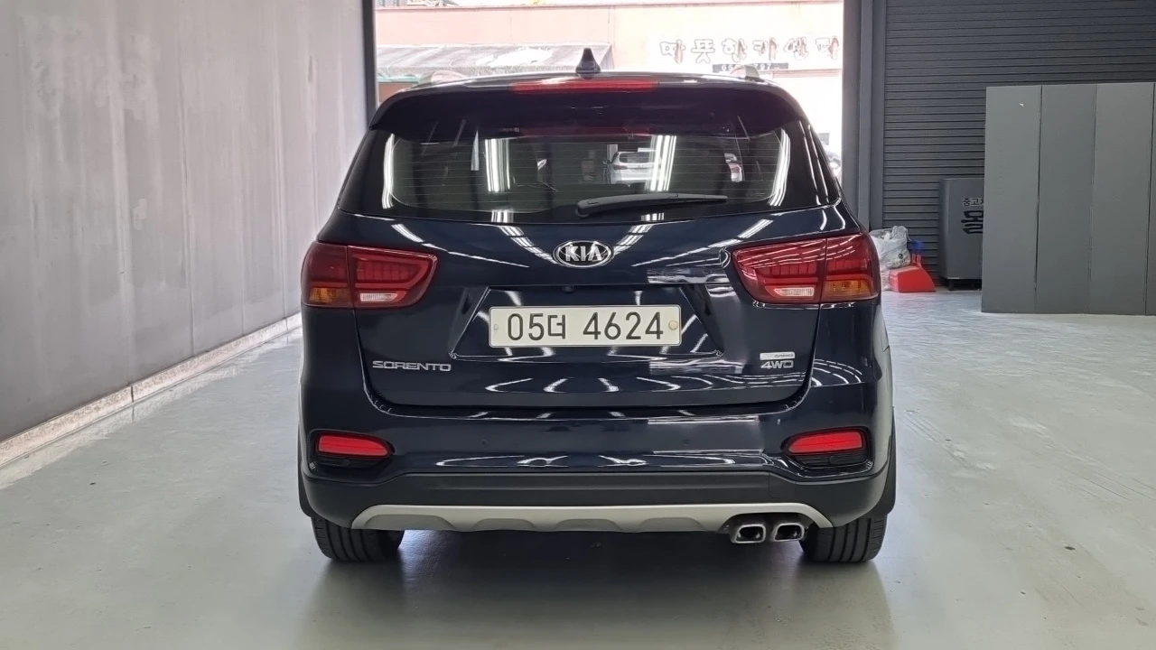Kia Sorento 2.2 CRDI 4WD - САМО 30% АВАНС, снимка 4 - Автомобили и джипове - 56017214