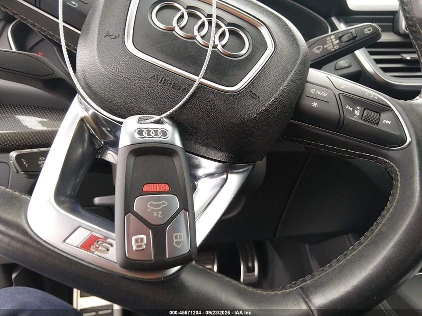 Audi SQ5 PREMIUM PLUS* QUATTRO* ПОДГРЕВ* ОБДУХВАНЕ* ПАНО* , снимка 10 - Автомобили и джипове - 56211130