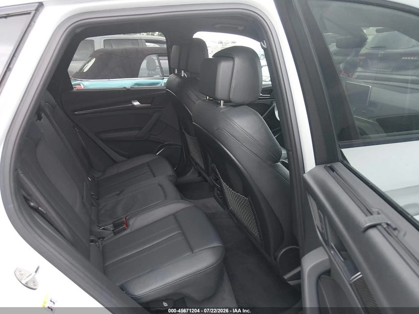 Audi SQ5 PREMIUM PLUS* QUATTRO* ПОДГРЕВ* ОБДУХВАНЕ* ПАНО* , снимка 8 - Автомобили и джипове - 56211130