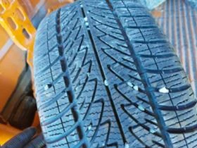 Гуми Зимни 225/40R18, снимка 3