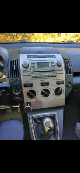 Toyota Corolla verso, снимка 7