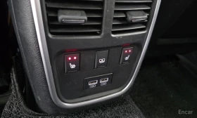 Chrysler 300c 3.6* AWD* ПОДГРЕВ* ОБДУХВАНЕ* ДИСТРОНИК* КАМЕРА* , снимка 16