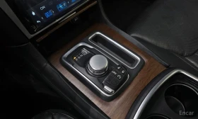 Chrysler 300c 3.6* AWD* ПОДГРЕВ* ОБДУХВАНЕ* ДИСТРОНИК* КАМЕРА* , снимка 12