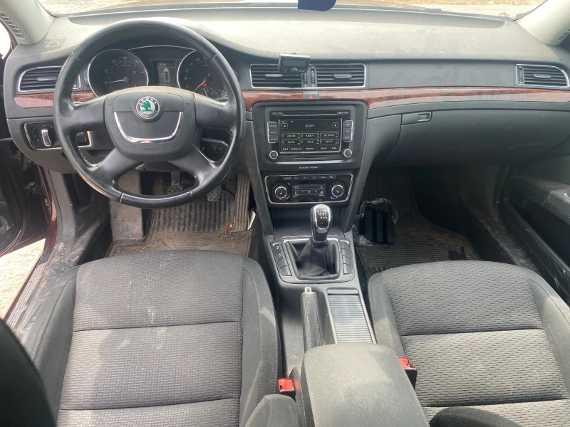 Skoda Superb 1.8 TSI, снимка 7 - Автомобили и джипове - 37819922