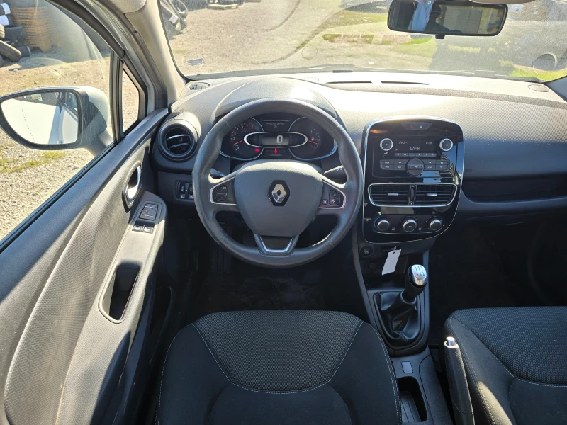 Renault Clio 0.9 Tce, снимка 9 - Автомобили и джипове - 47628129