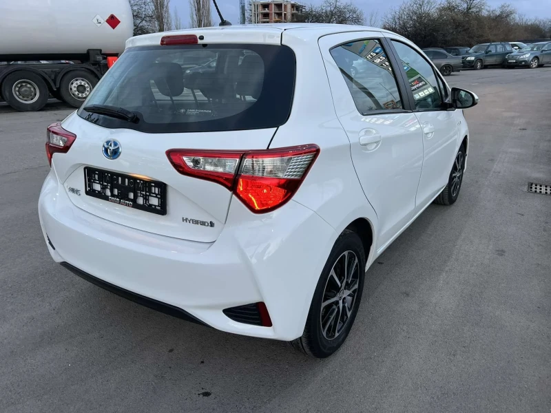 Toyota Yaris HYBRID МНОГО ЗАПАЗЕН АВТОМОБИЛ, снимка 5 - Автомобили и джипове - 49486871