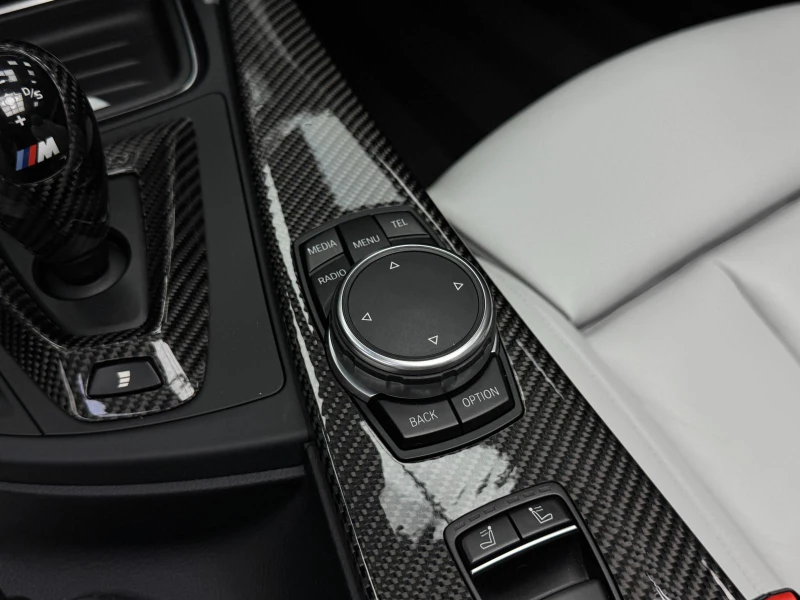 BMW M4 Cabrio* Carbon-Ceramic* H&K* Surround View, снимка 17 - Автомобили и джипове - 51031104