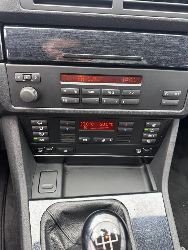 BMW 523 i, снимка 12 - Автомобили и джипове - 52620056