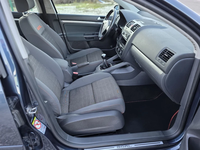 VW Golf 1.9 tdi 105 k.c. GOAL  ЛИЗИНГ, снимка 13 - Автомобили и джипове - 52906521