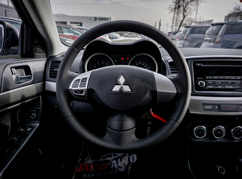 Mitsubishi Lancer 1.6 бензин | Много запазена | С Гаранция! , снимка 9 - Автомобили и джипове - 53362360