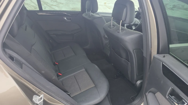 Mercedes-Benz E 200 AVANGARDE, снимка 5 - Автомобили и джипове - 53372279