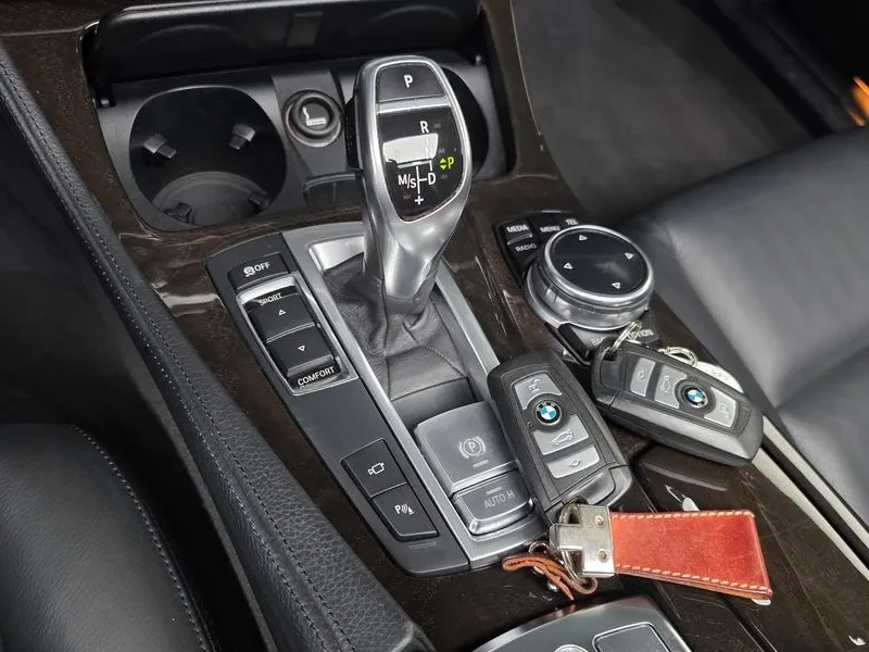 BMW 528 i, снимка 9 - Автомобили и джипове - 54591307