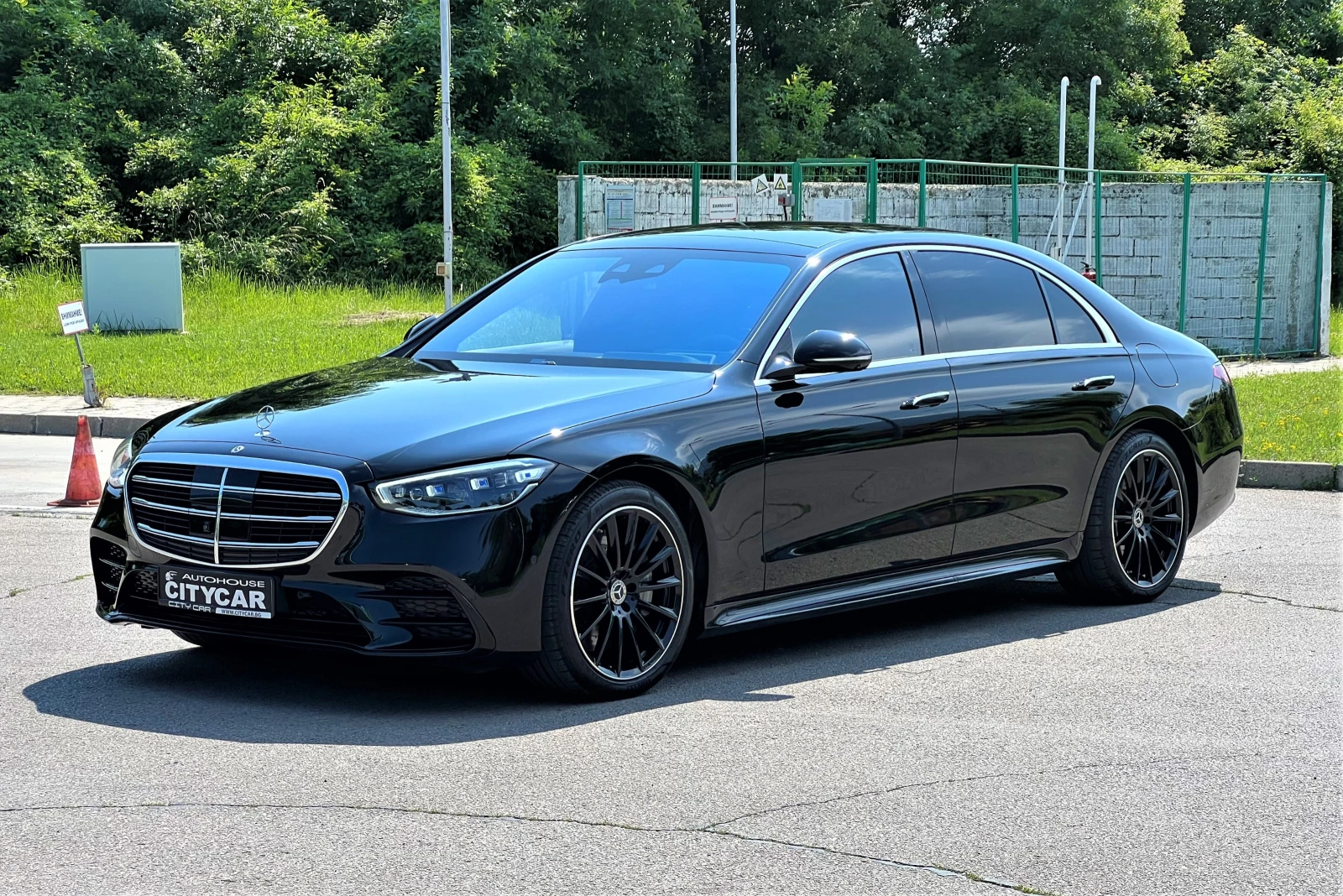 Mercedes-Benz S 580 e/4-MATIC/PLUG-IN/LONG/AMG/DESIGNO/EXCLUSIV/TV/360 - изображение 3