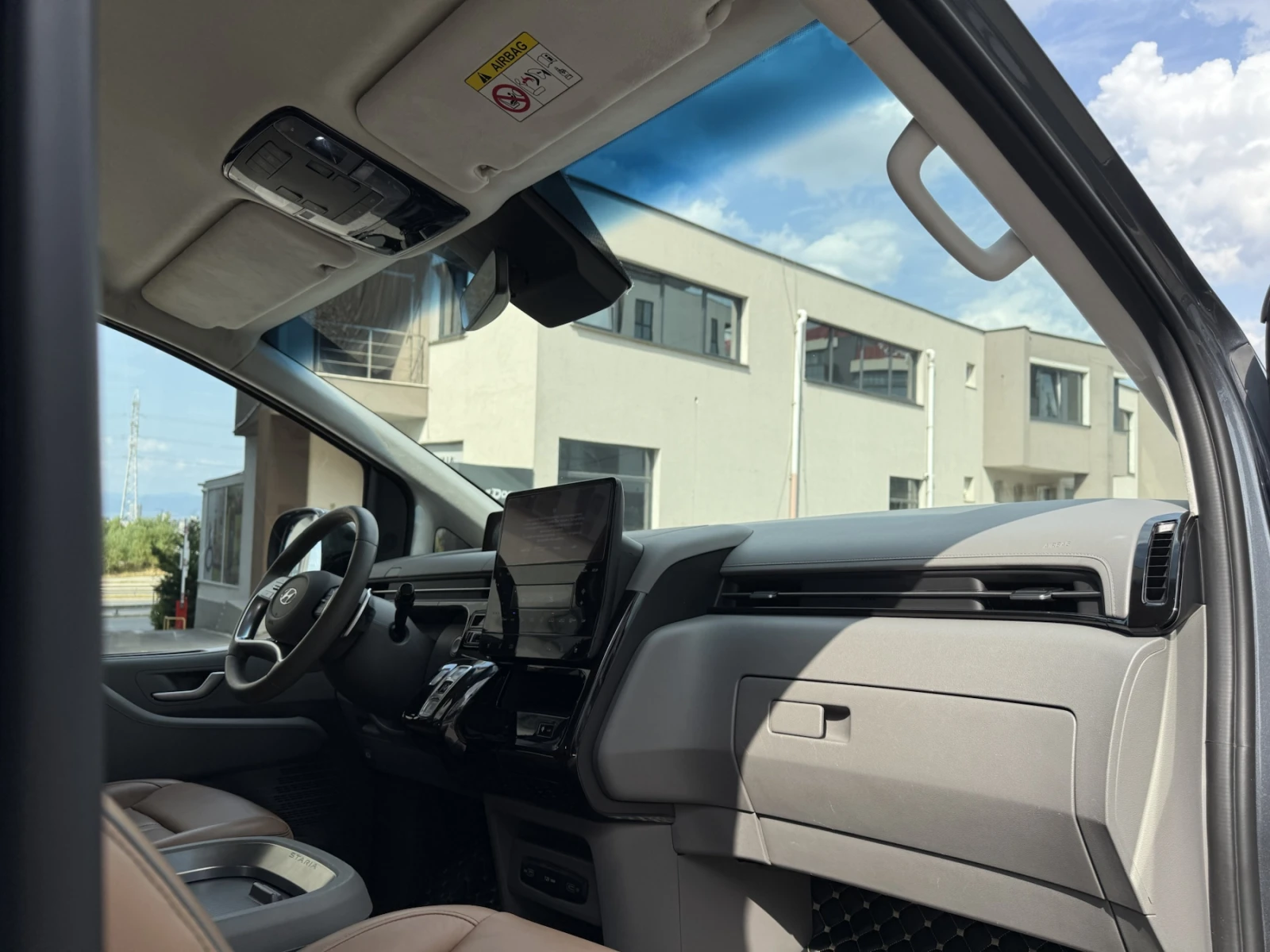 Hyundai Staria 3.5 LPG 7 -      | Mobile.bg   13