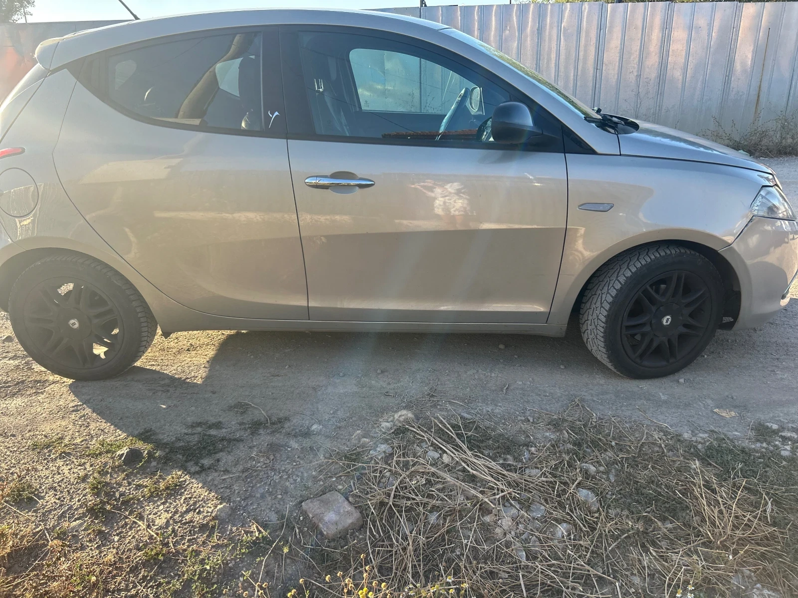 Lancia Ypsilon 0, 9i - изображение 2