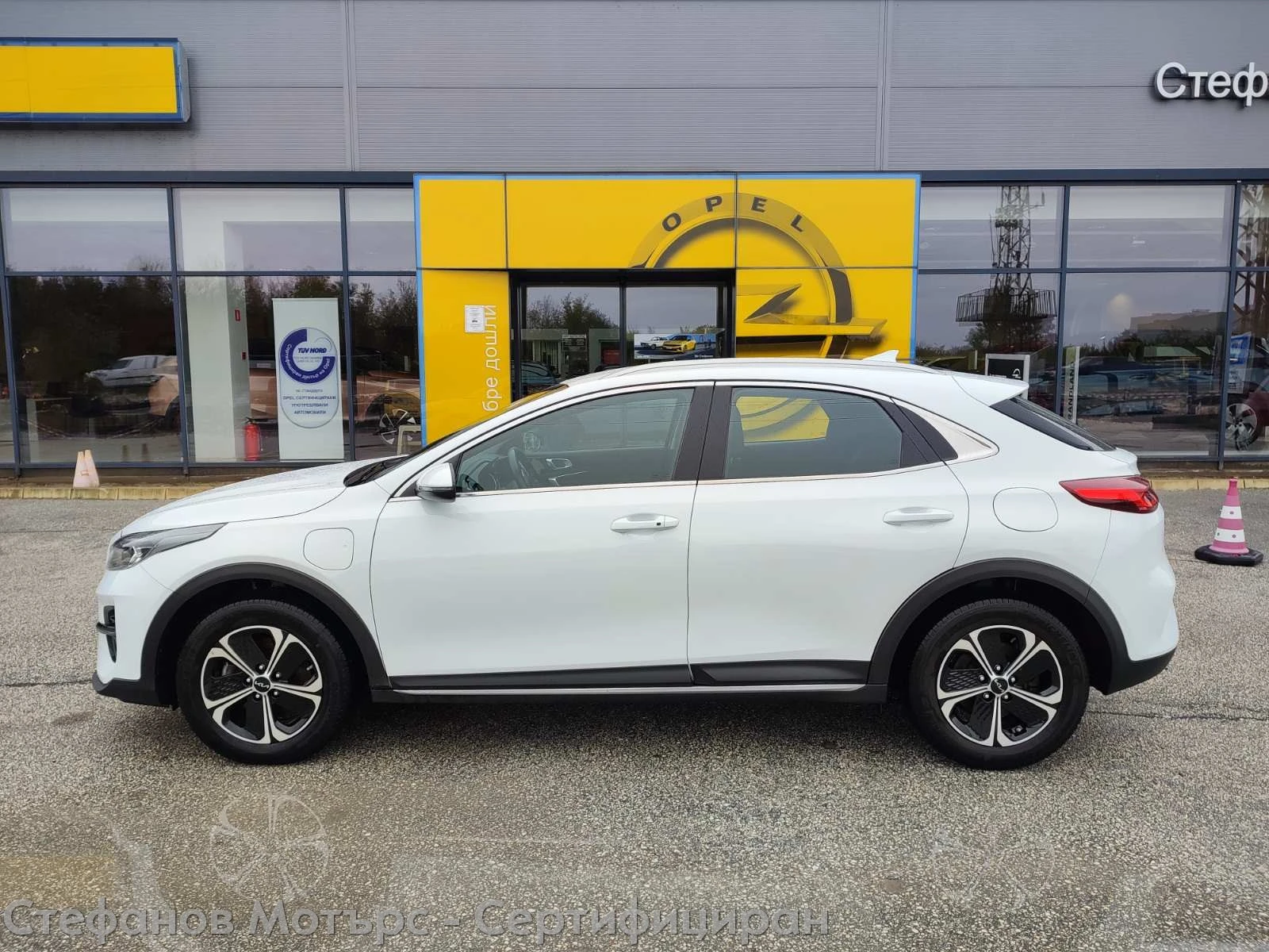 Kia XCeed Vision 1.6  Plug-in-Hybrid (141hp) AT6 - изображение 4
