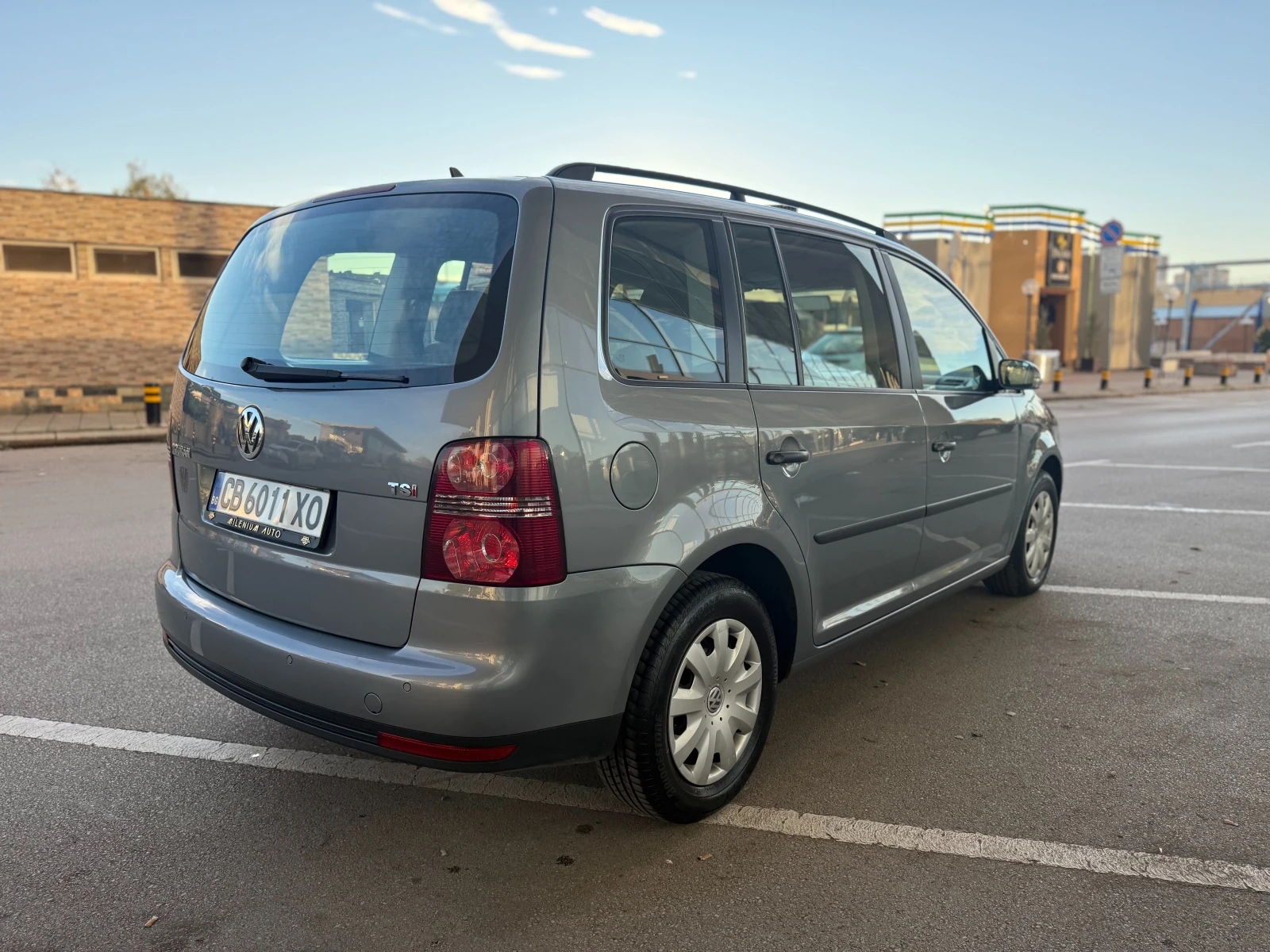 VW Touran 6  /1.4i 140.. Facelift | Mobile.bg   4
