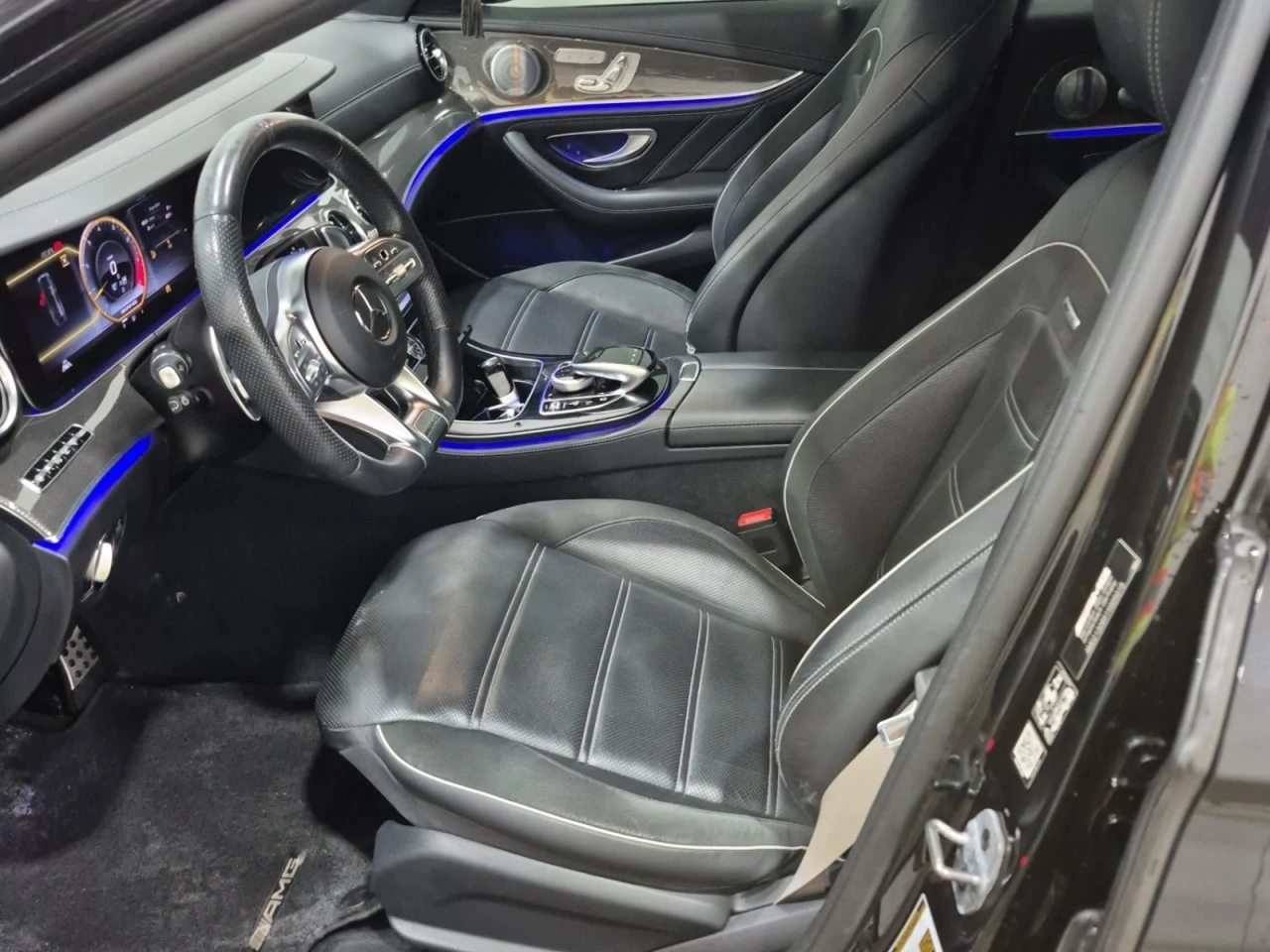 Mercedes-Benz E 63 AMG * АВТО КРЕДИТ * СЕРВИЗНА ИСТОРИЯ * ЦЕНА ДО БГ *  - изображение 7