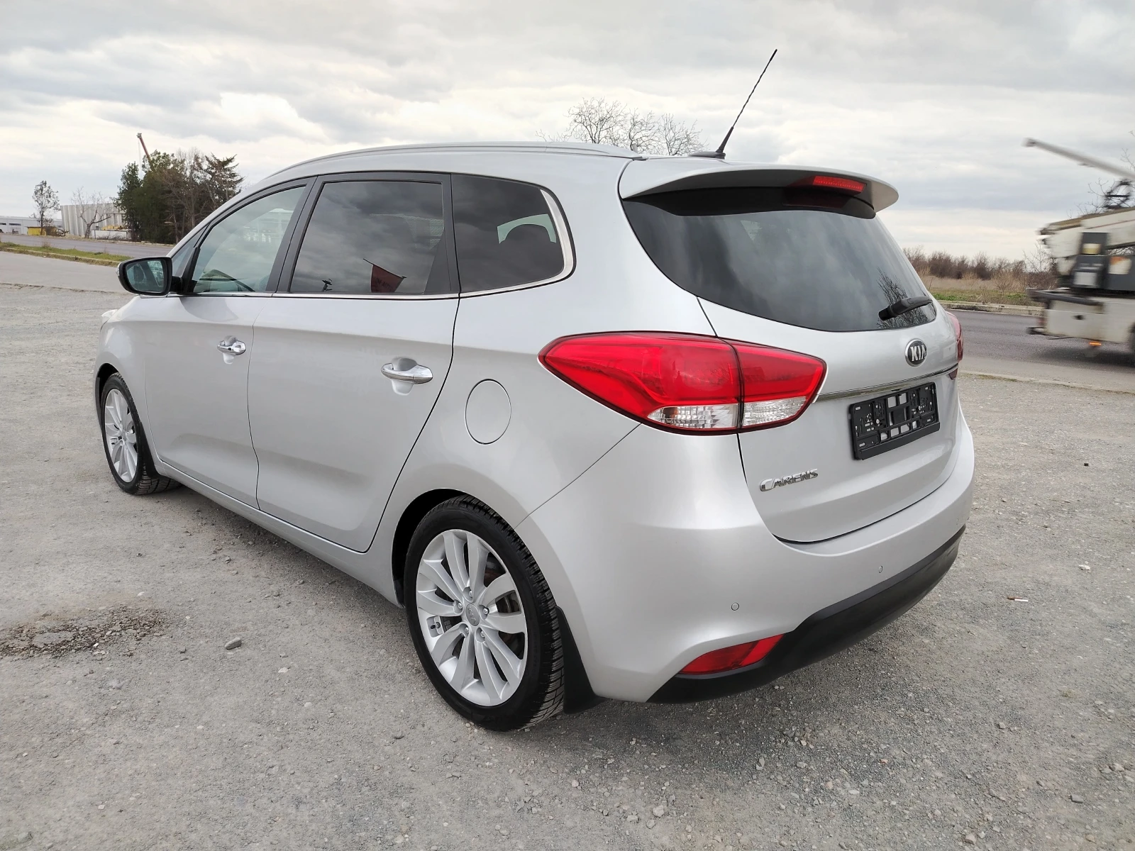 Kia Carens 2.0i-166 КС НАВИ, ПАНОРАМА, АВТОМАТИК/ 129 000 км, снимка 7 - Автомобили и джипове - 53904983