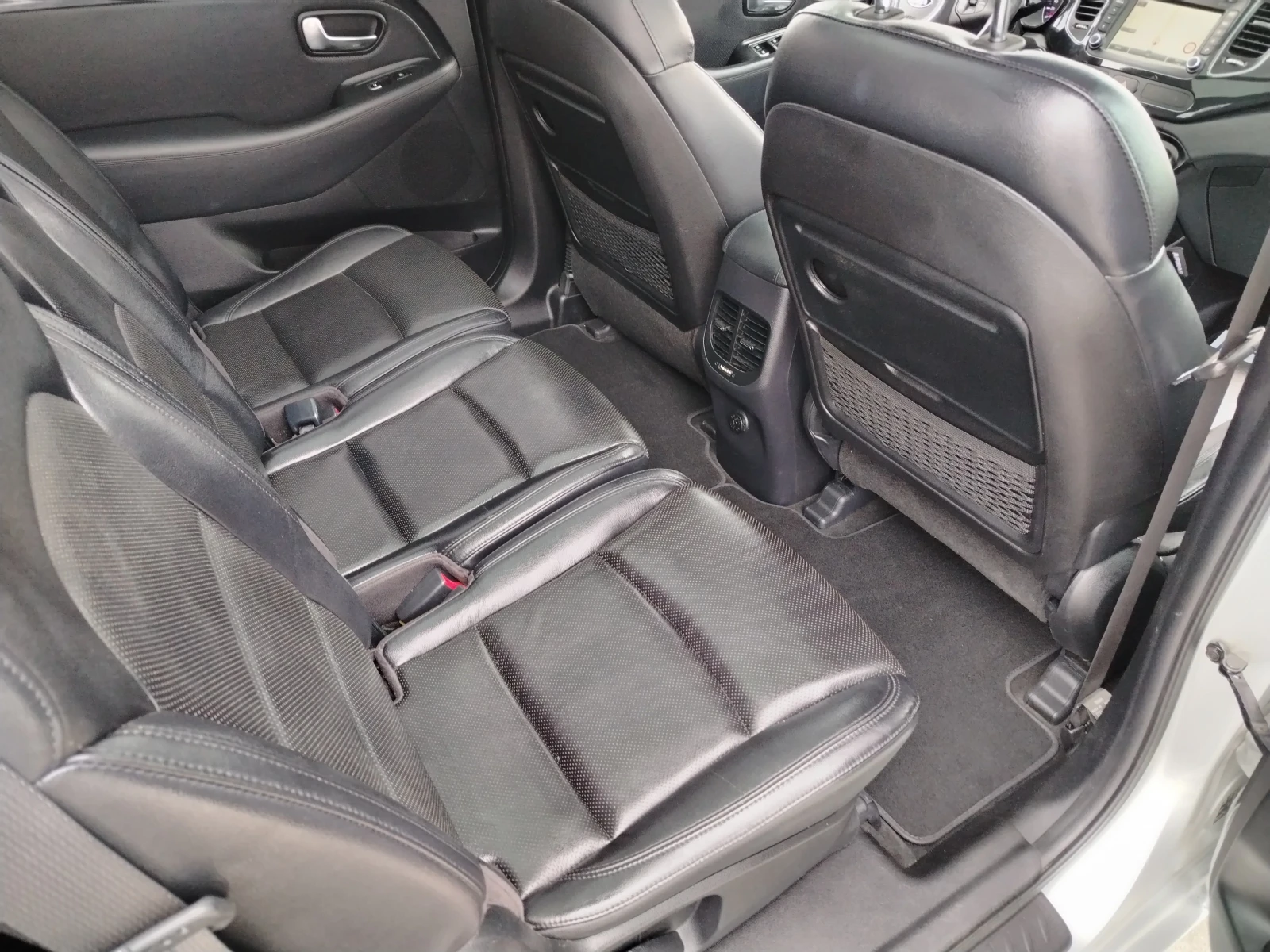 Kia Carens 2.0i-166 КС НАВИ, ПАНОРАМА, АВТОМАТИК/ 129 000 км, снимка 13 - Автомобили и джипове - 53904983