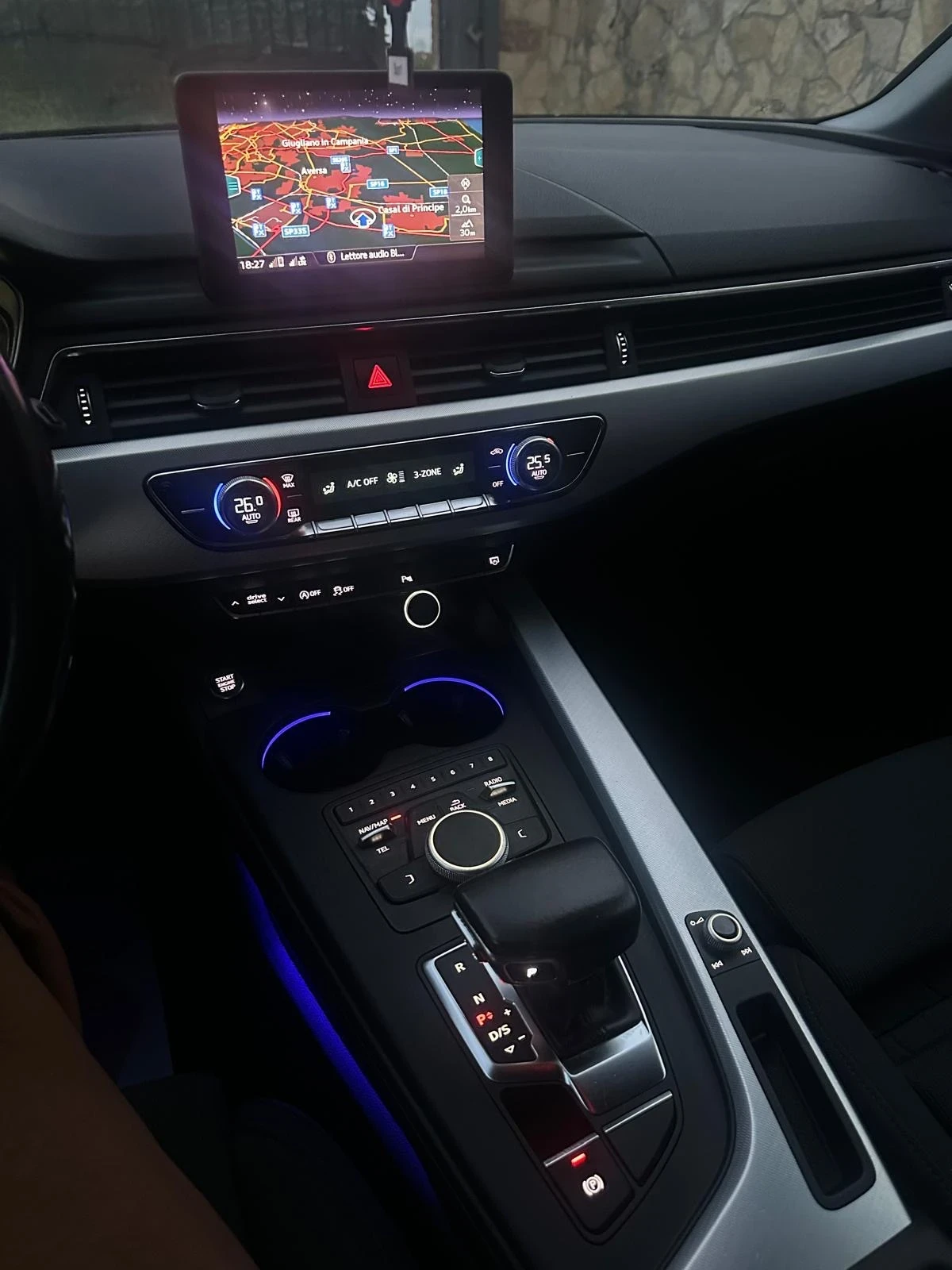 Audi A4 Avant 2.0 TDI S tronic S line edition, снимка 12 - Автомобили и джипове - 53957918