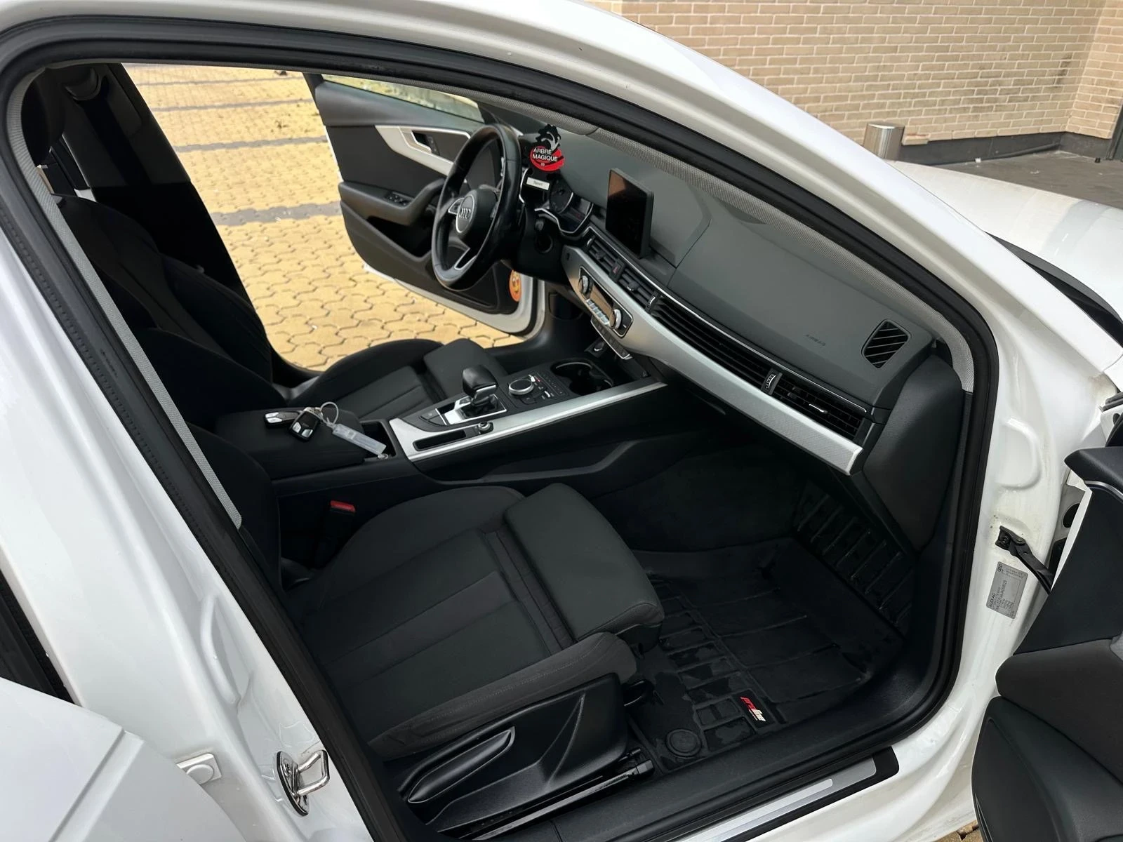 Audi A4 Avant 2.0 TDI S tronic S line edition, снимка 7 - Автомобили и джипове - 53957918