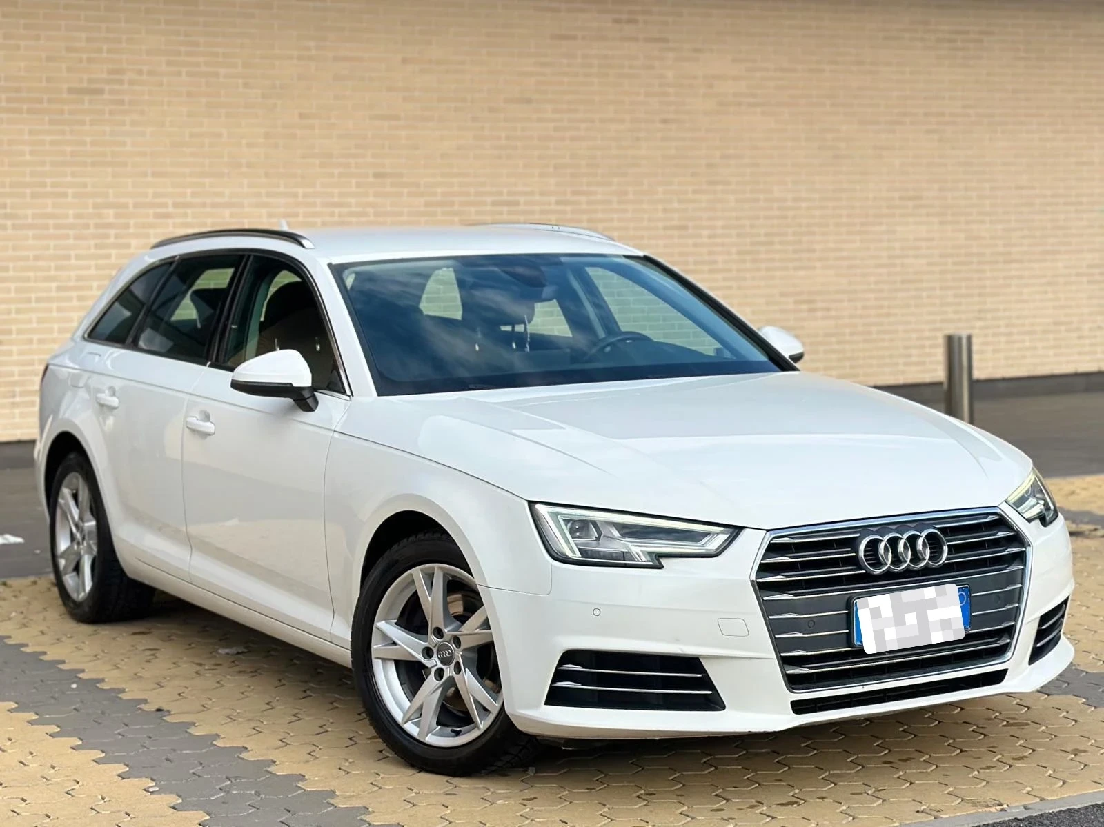 Audi A4 Avant 2.0 TDI S tronic S line edition, снимка 2 - Автомобили и джипове - 53957918