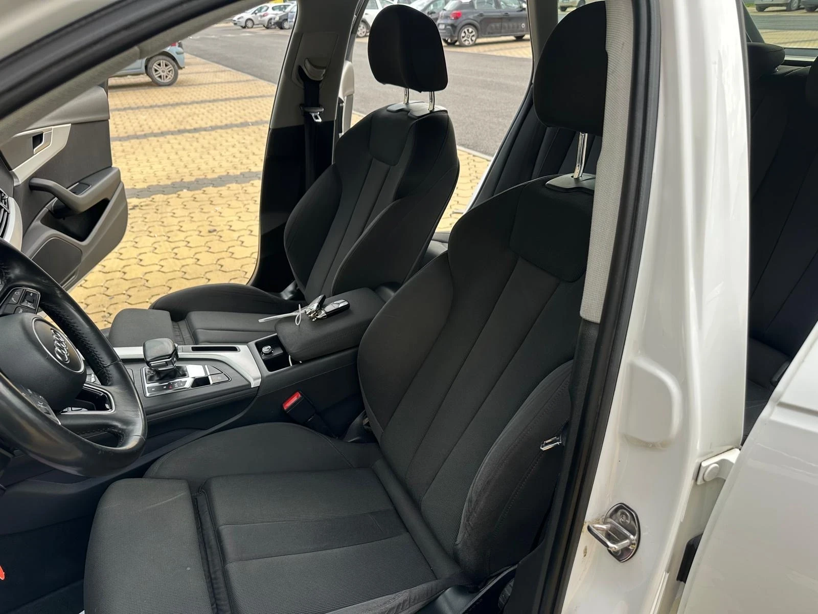 Audi A4 Avant 2.0 TDI S tronic S line edition, снимка 9 - Автомобили и джипове - 53957918