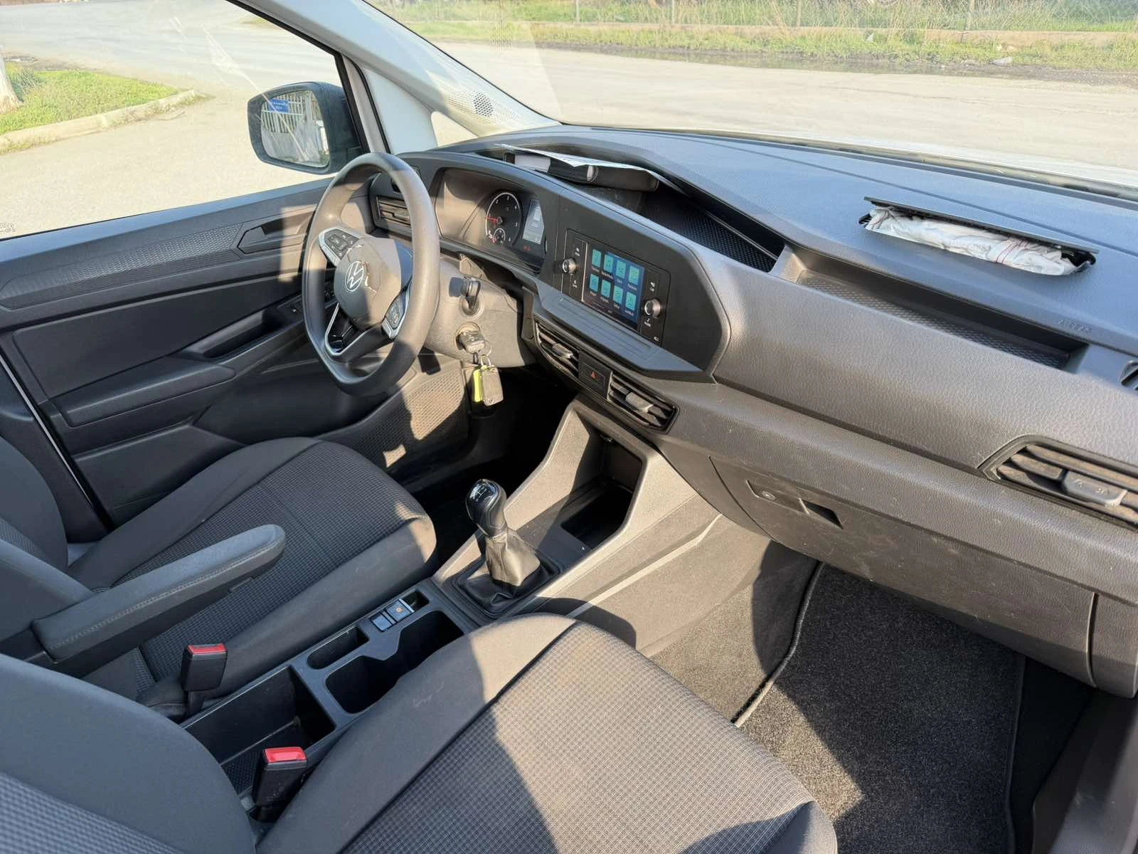 VW Caddy 2.0 TDI, 6 �������� | Mobile.bg � ����������� 6