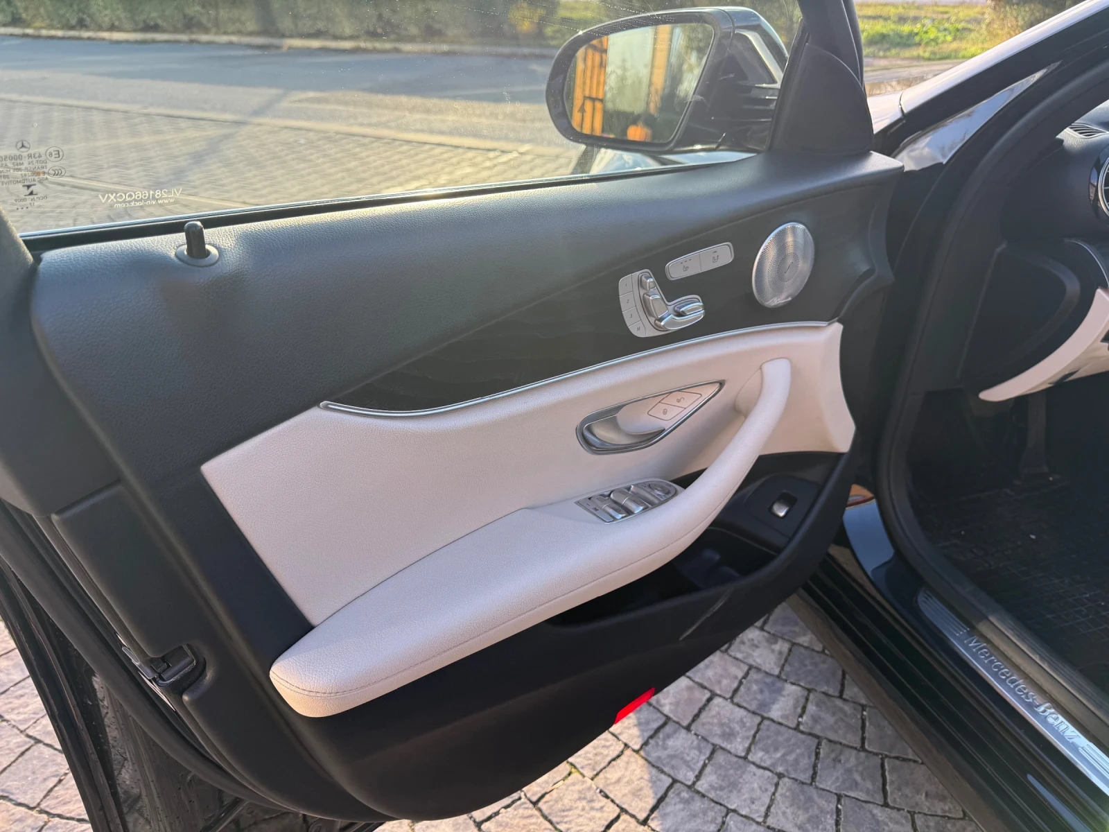 Mercedes-Benz E 400 AMG 4matic Full, снимка 12 - Автомобили и джипове - 54115588