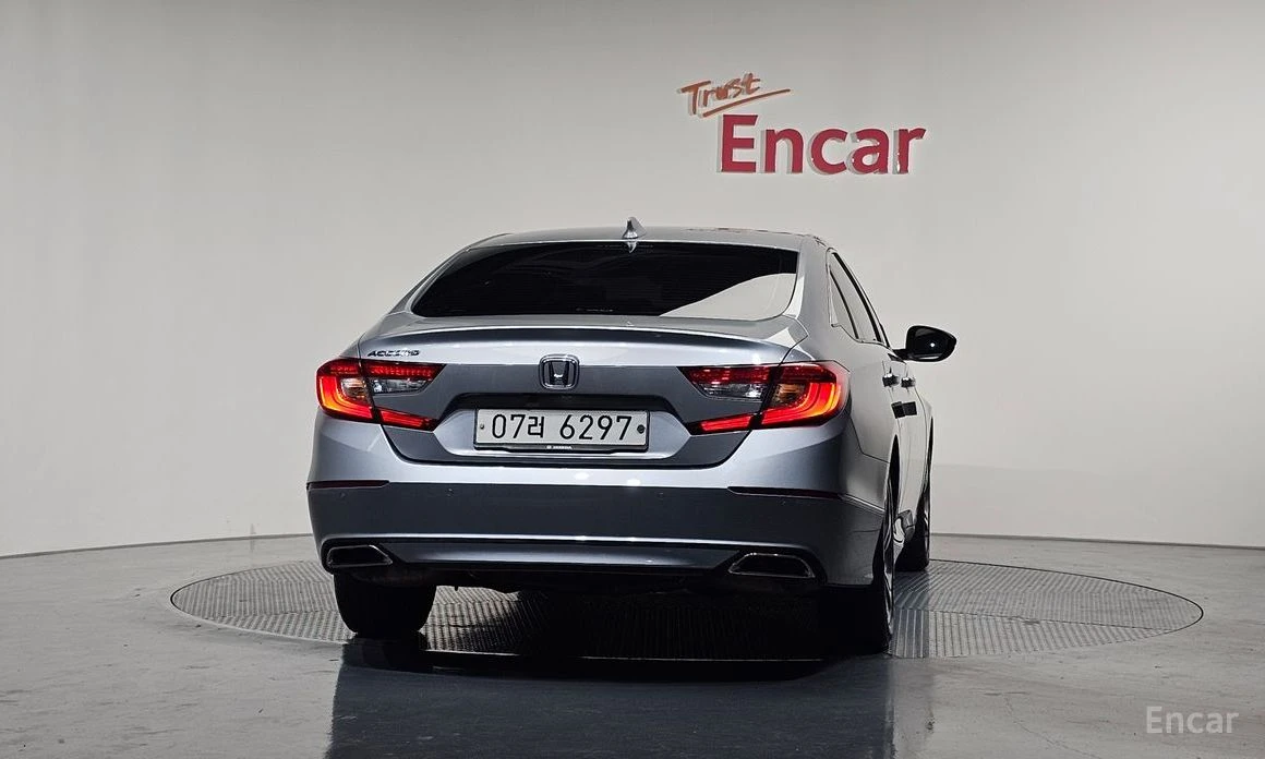 Honda Accord * 1.5T* ПОДГРЕВ* KEYLESS* ШИБИДАХ* КАМЕРИ* , снимка 4 - Автомобили и джипове - 54195285