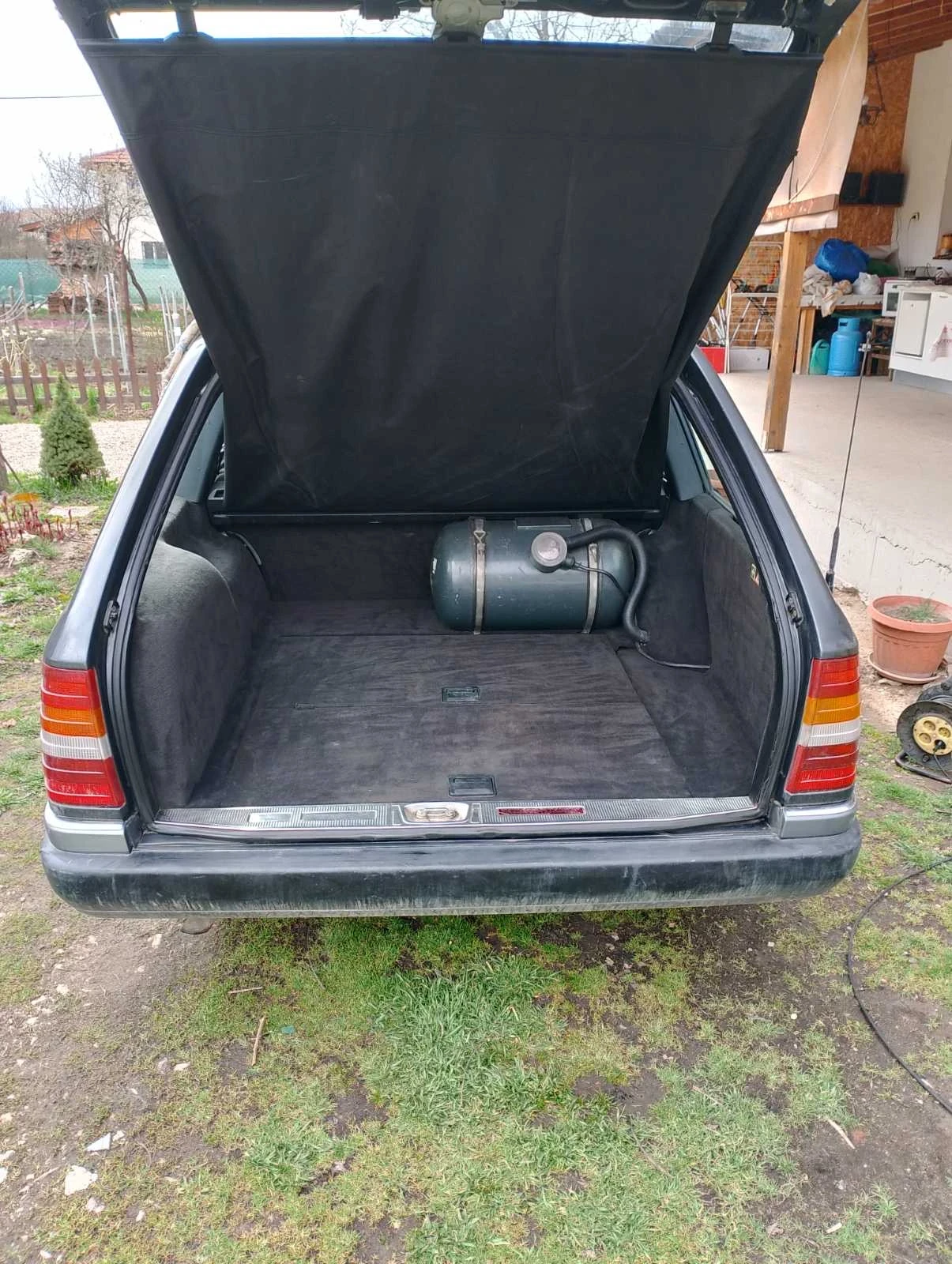 Mercedes-Benz 124, снимка 13 - Автомобили и джипове - 54444413