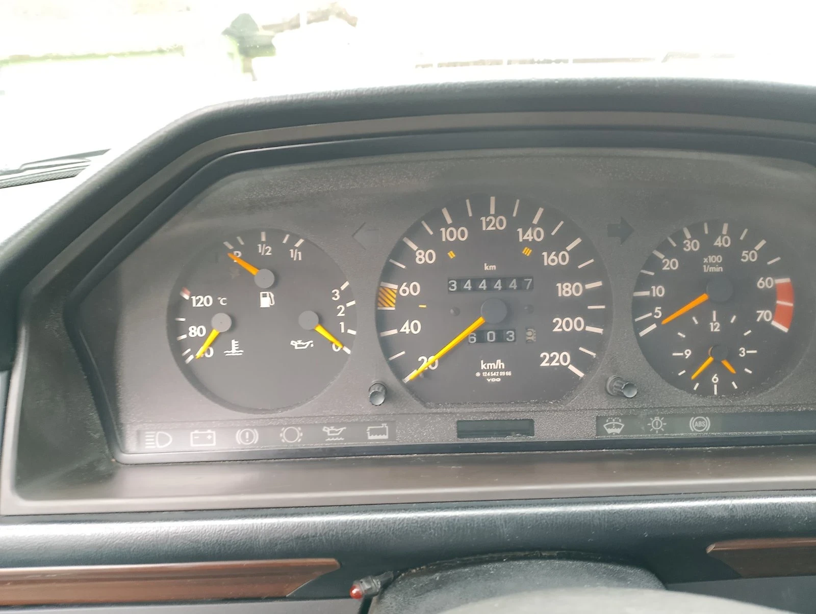 Mercedes-Benz 124, снимка 2 - Автомобили и джипове - 54444413