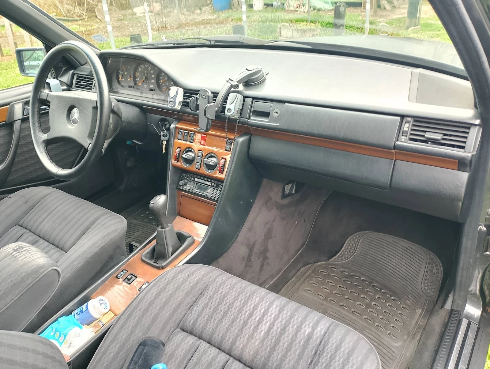 Mercedes-Benz 124, снимка 7 - Автомобили и джипове - 54444413