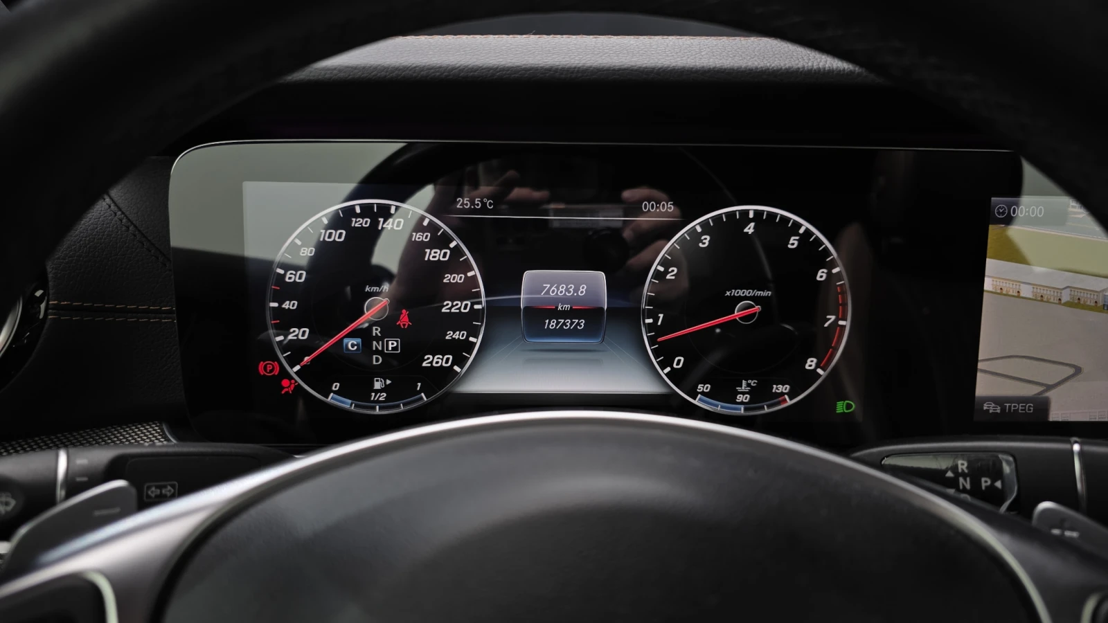 Mercedes-Benz E 400 AMG PK* 360* DIS* ОБДУХ* HUD* КРАЙНА ЦЕНА, снимка 8 - Автомобили и джипове - 55091342