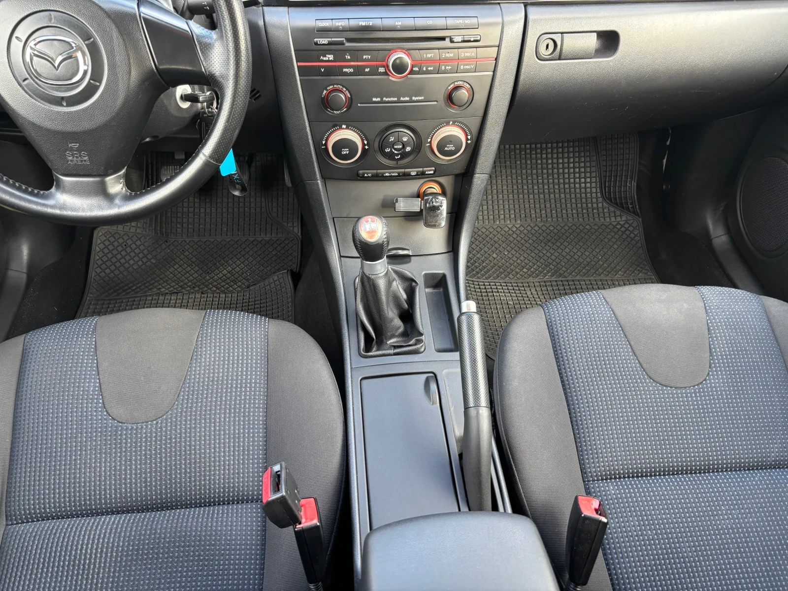 Mazda 3, снимка 13 - Автомобили и джипове - 55361607