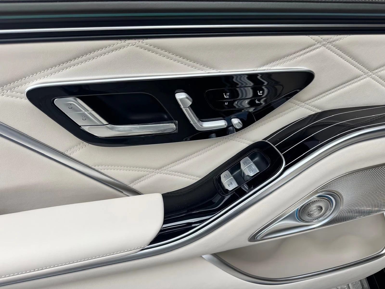 Mercedes-Benz S 580 MAYBACH * NEW 2026* FIRST-CLASS BURMESTER-4D , снимка 9 - Автомобили и джипове - 55825720
