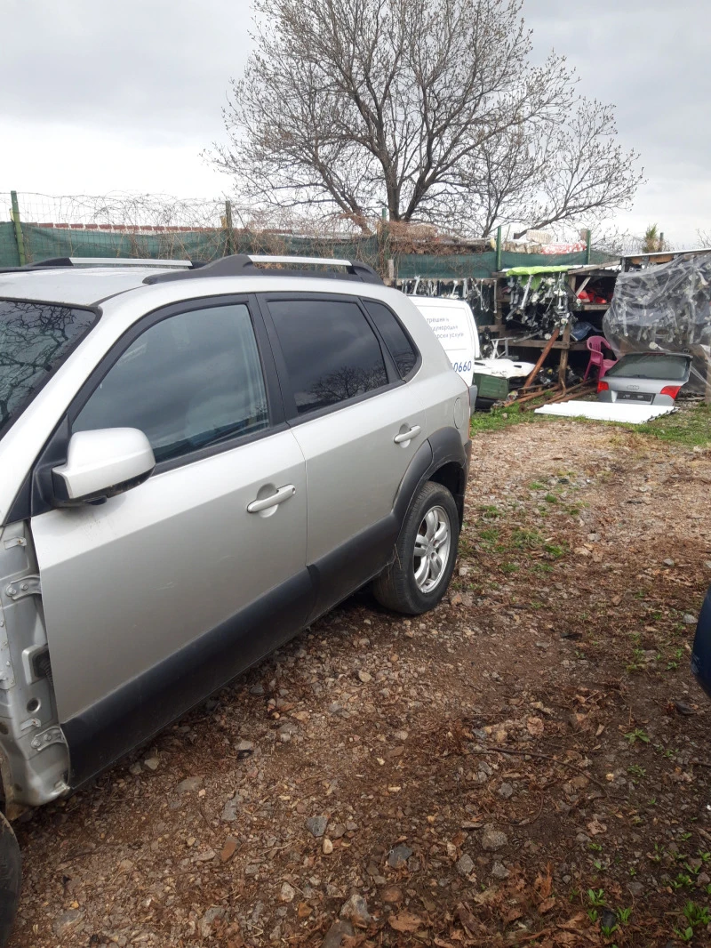 Hyundai Tucson 2.0i 140ks.2WD.НА ЧАСТИ, снимка 1 - Автомобили и джипове - 44744155